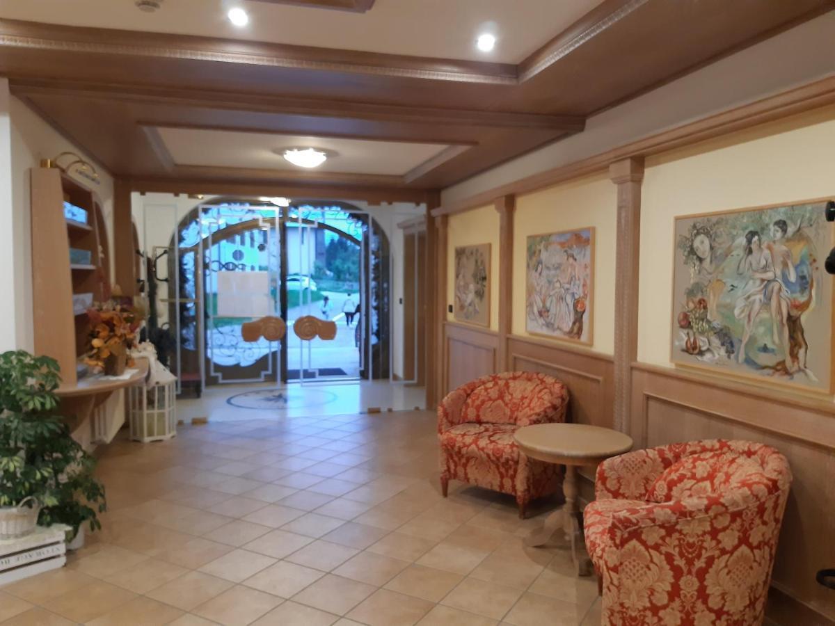 Hotel El Pilon ポッツァ・ディ・ファッサ エクステリア 写真