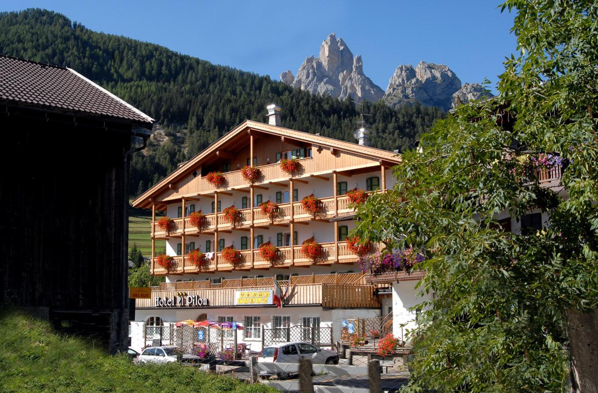 Hotel El Pilon ポッツァ・ディ・ファッサ エクステリア 写真