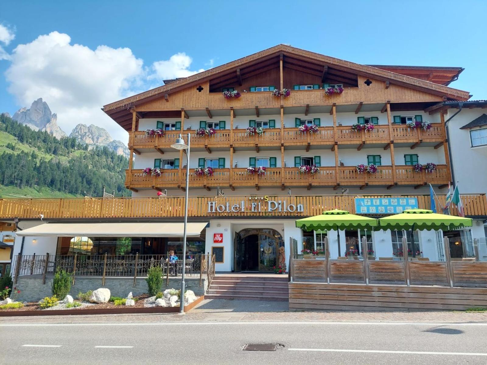 Hotel El Pilon ポッツァ・ディ・ファッサ エクステリア 写真